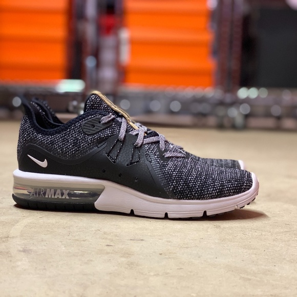 Nike Air Max Sequent 3 Low Womens Running Shoes Black/Gray 908993-011 NEW Sz 6.5 - Picture 2 of 9